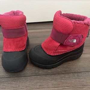 Pink North Face winter boots, Toddler size 8